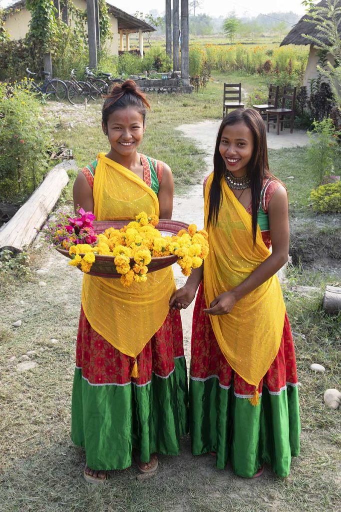 nepal-dalla-homestay-ontvangst-bloemen